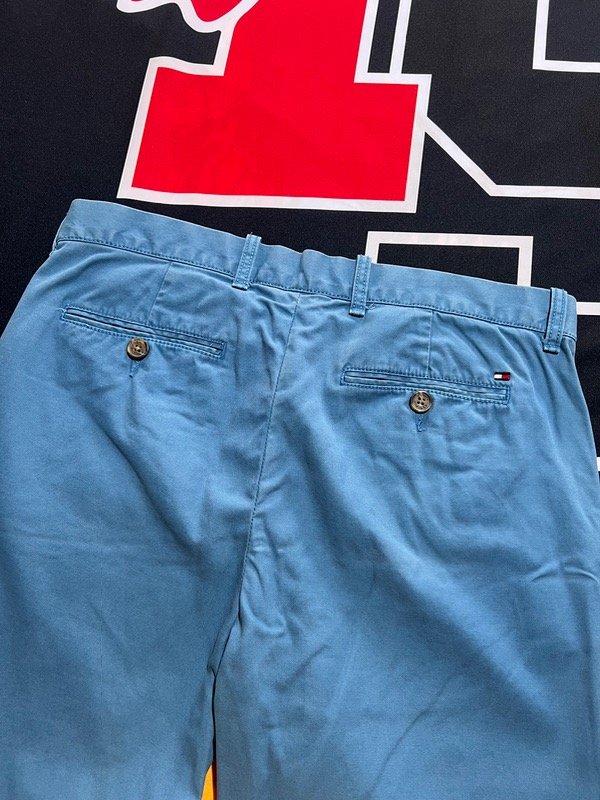 Producto - Pantalón Tommy Hilfiger celeste. Talle 44