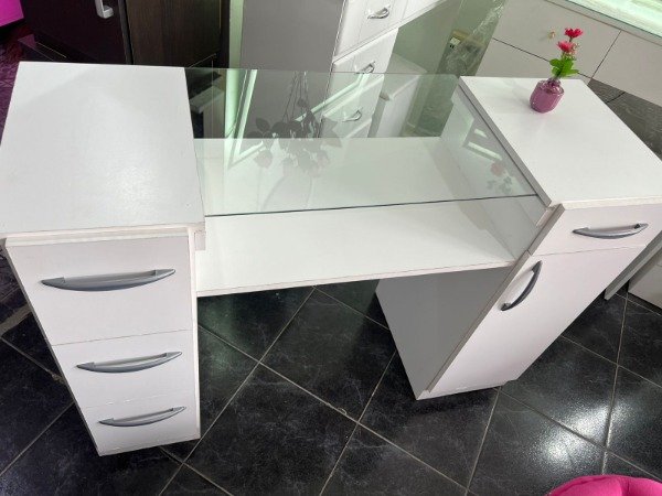 Producto - MESA MANICURA