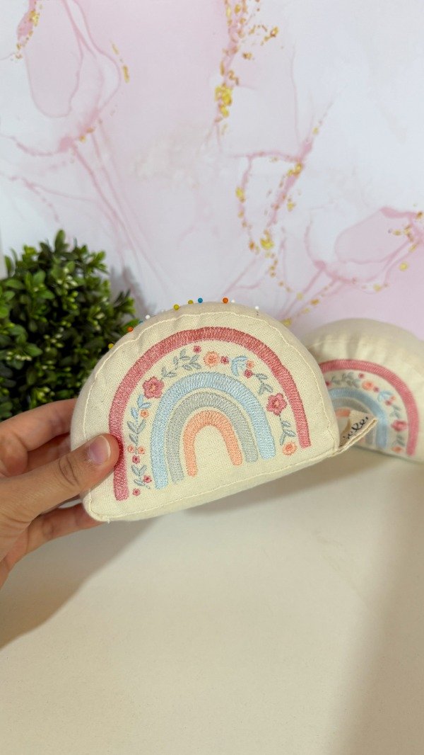 Producto - Alfiletero arcoíris flores