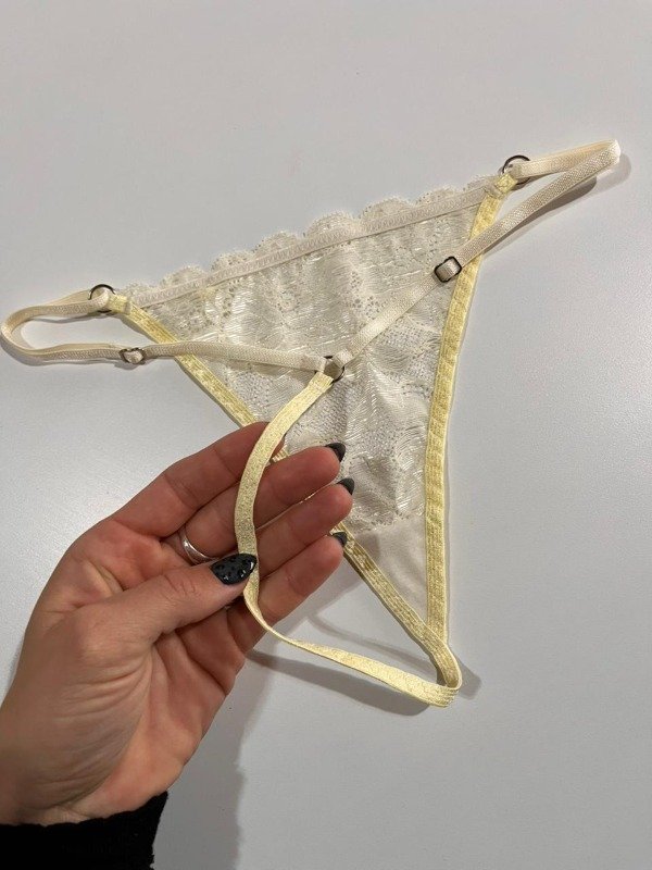 Producto - Hilo de puntilla  - Miel