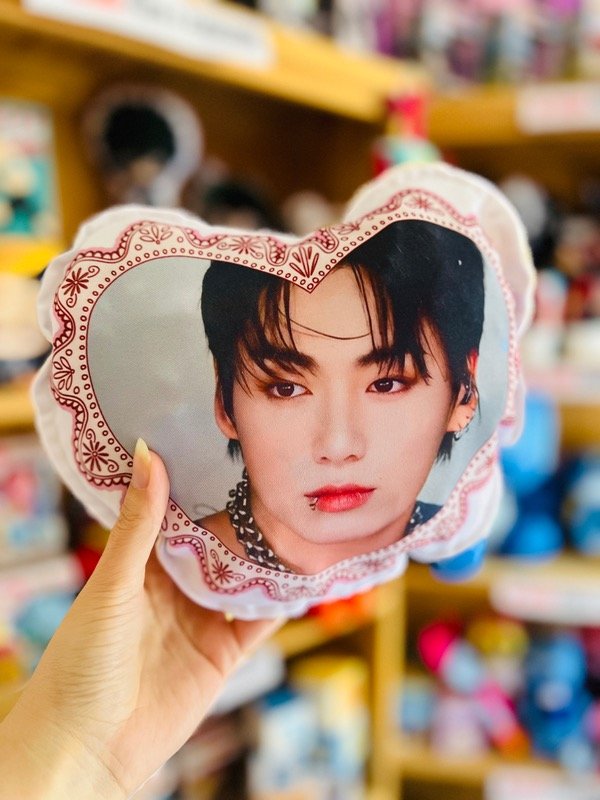 Producto - Mini almohada corazón BTS Jungkook