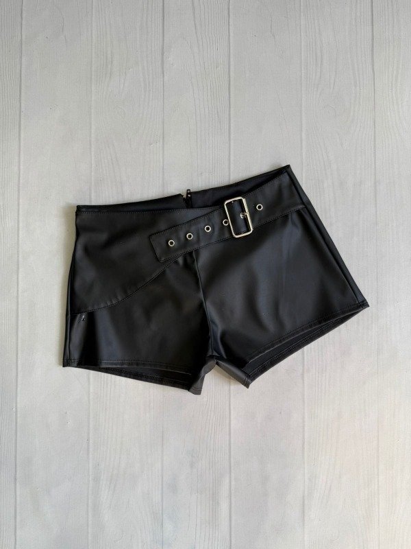 Producto - [4836] Short tiro bajo c/solapa y cinto lateral cuerina