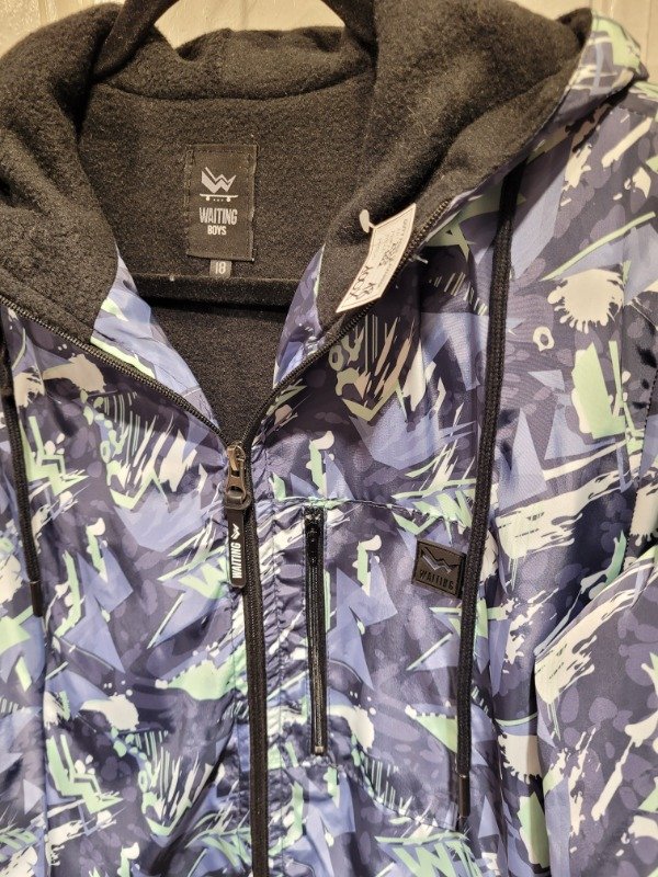 Producto - Campera WAITING con polar interno Talle 18 años - PRECIO: 100X - 1