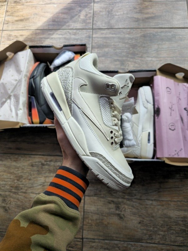 Producto - Nike Jordan 3 x Travis Scott Sail White