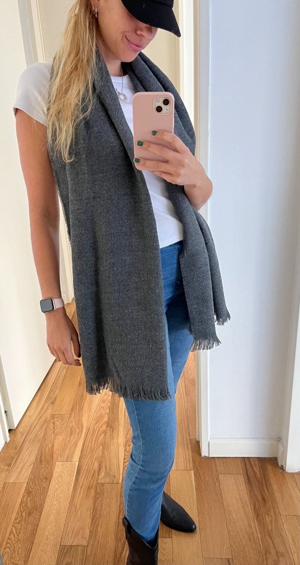 Producto - Bufanda gris topo