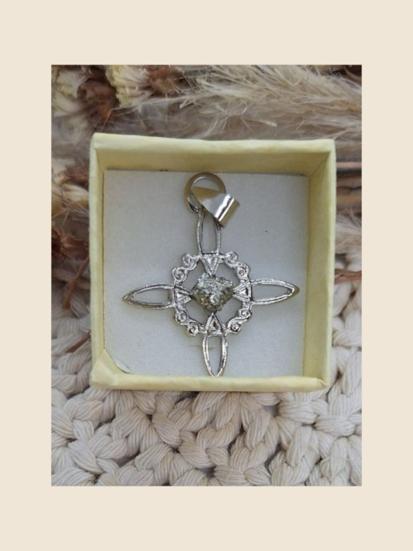 Producto - Nudo de bruja con "Pirita"