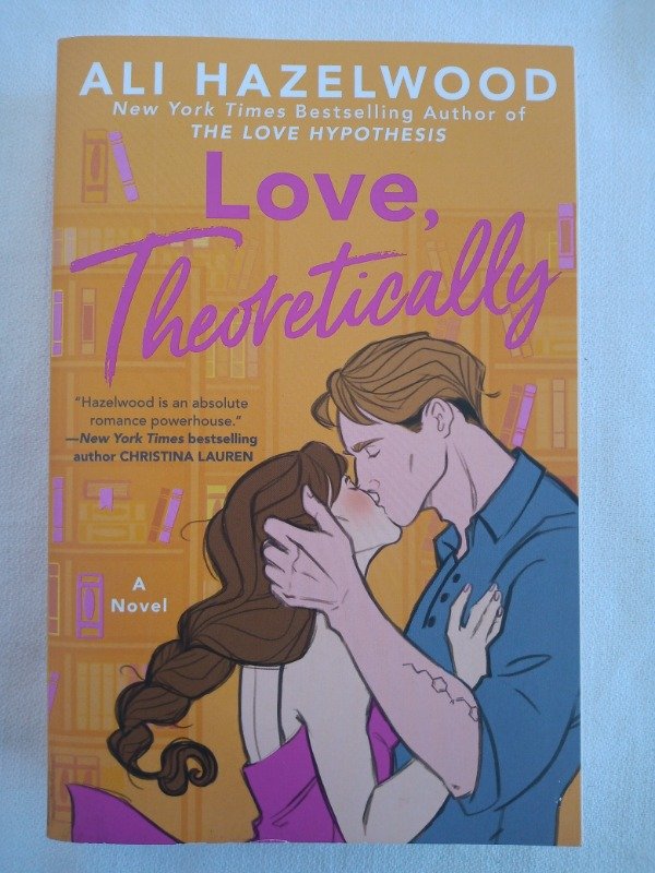 Producto - Love, theoretically