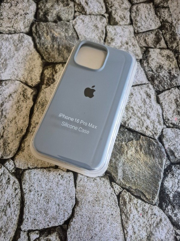 Producto - Funda silicone case logo Iphone 16 Pro Max celeste grisáceo
