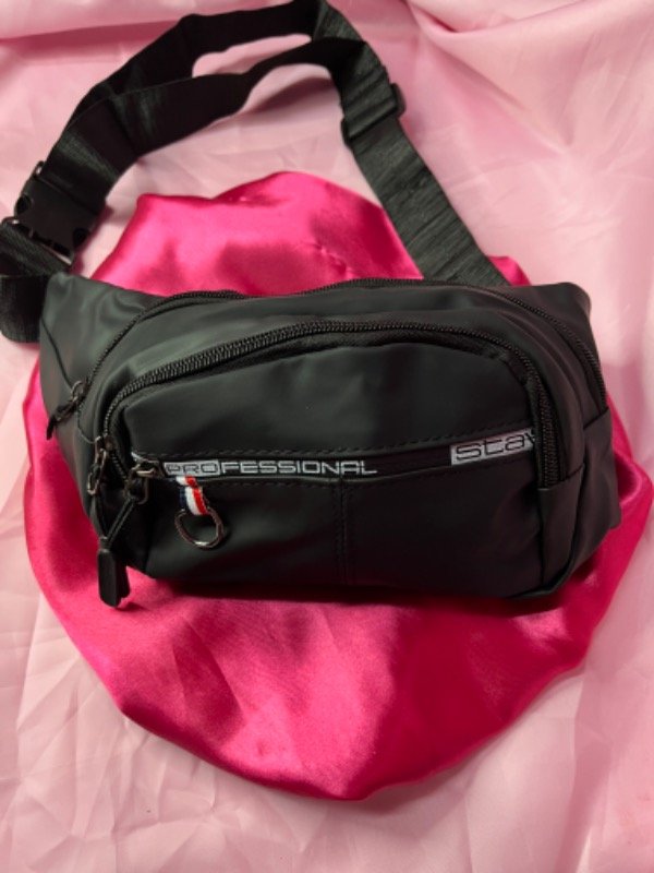 Producto - Riñoneras negras tipo cuerina