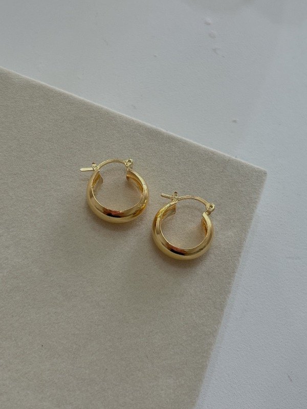 Producto - Aros cubanas chatas doradas 1,6cm