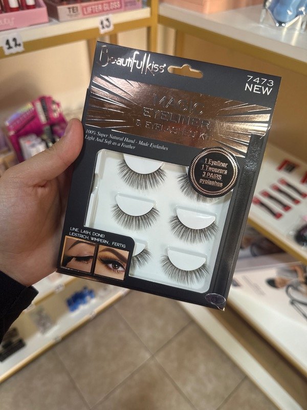 Producto - Pestañas con delineador en fibra