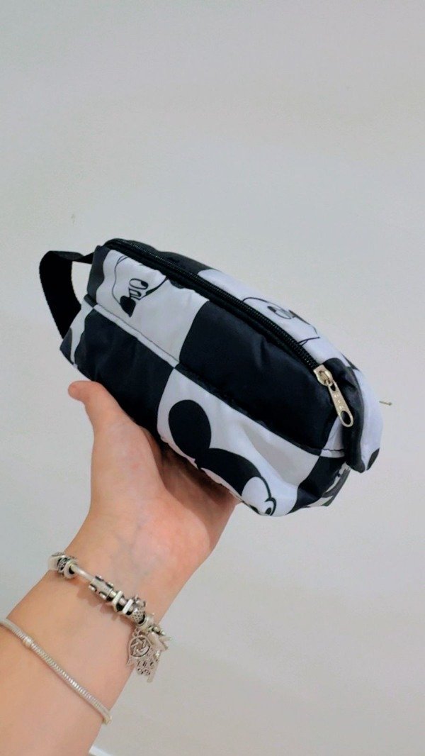 Producto - cartuchera premium puffer doble cierre MICKEY