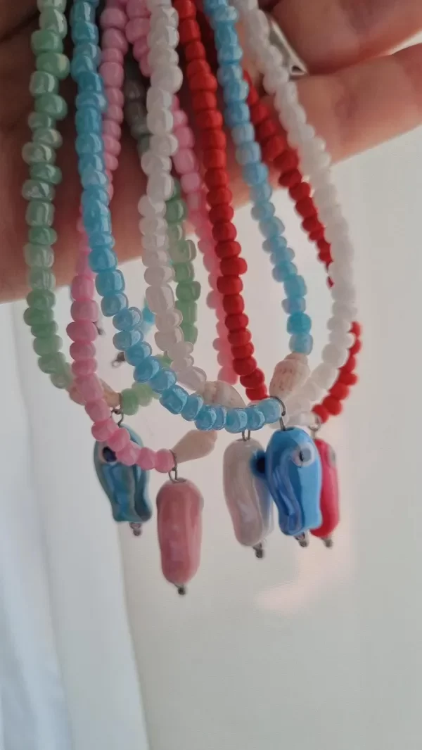 Producto - Gargantilla mostacillas varios colores pez y caracol