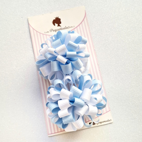 Producto - Pompones Celeste y Blanco