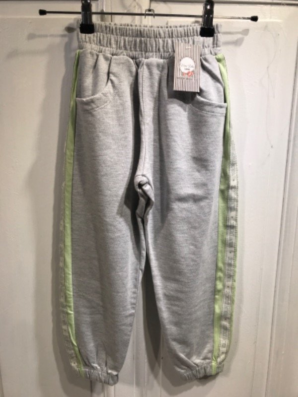Producto - Jogging VAN DIKE gris tiras verdes nuevo Talle 6 años- PRECIO: 22x