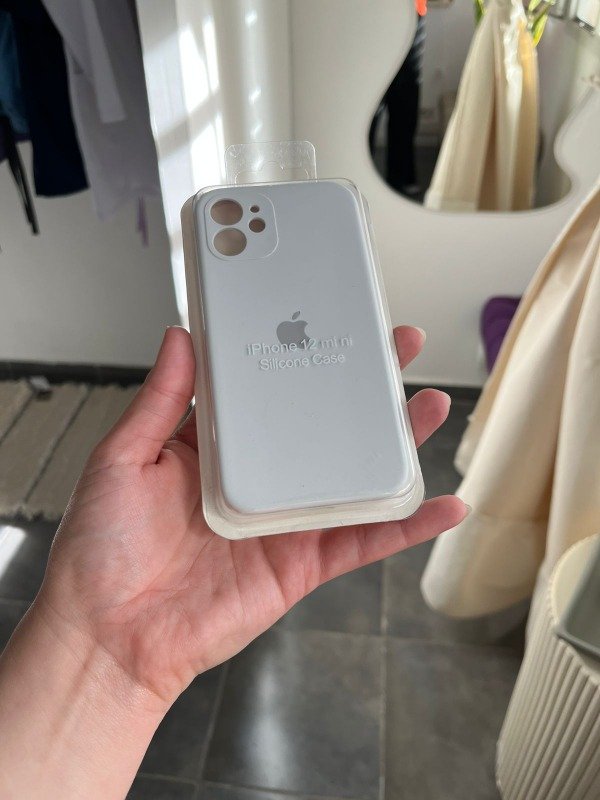 Producto - Silicone Case Blanca (Iphone 12 mini)
