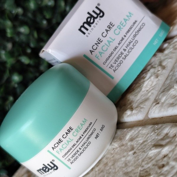 Producto - Crema facial Mely ( TÉ verde, hialurónico y ácido salicílico)