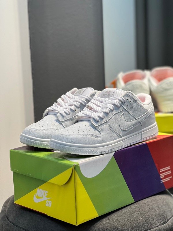 Producto - NIKE SB DUNK WHITE