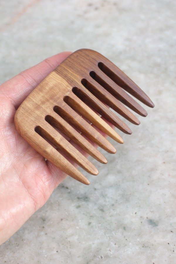 Producto - Peine Guayubira 7x9cm