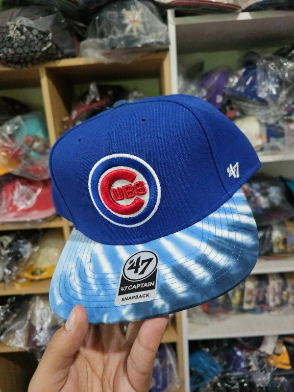 Producto - Chicago Cubs Plush Visor '47 Brand Captain Snapback