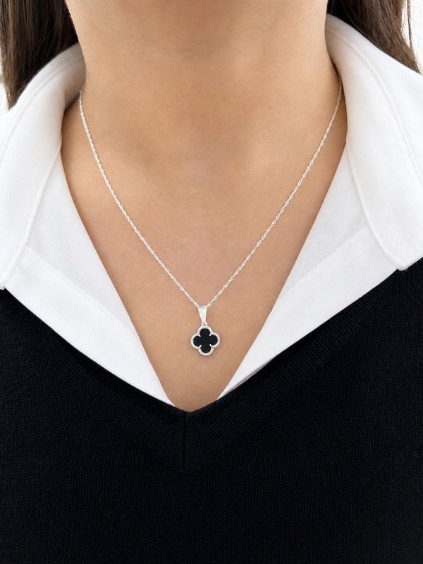 Producto - Cadena de plata con dije van cleef negro