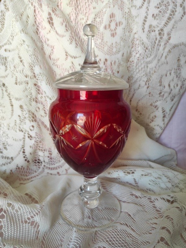 Producto - Potiche cristal encamisado y tallado rojo