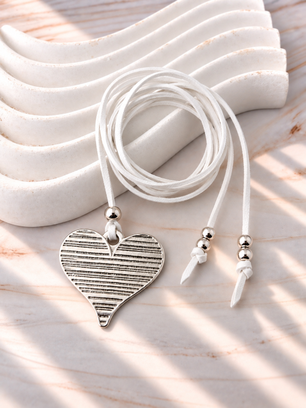 Producto - CHOCKER DE GAMUZA BLANCO 3026