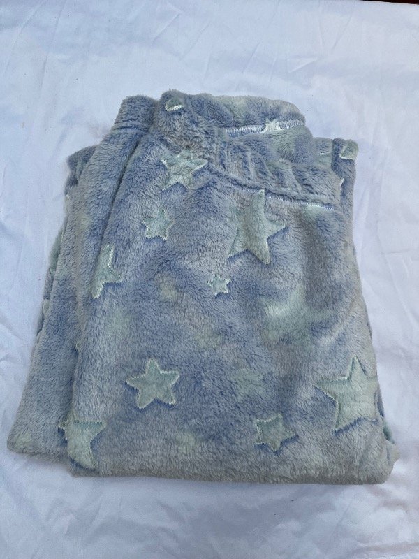 Pijama polar soft estrellas azules talle 4