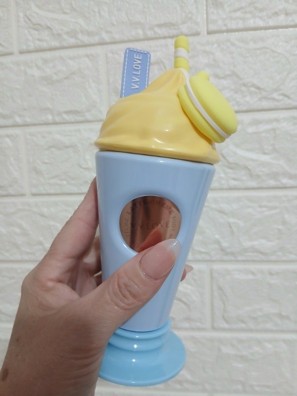 Producto - "Latte Creme" V.V.LOVE - Edición Malteada Azul y Amarillo - 2