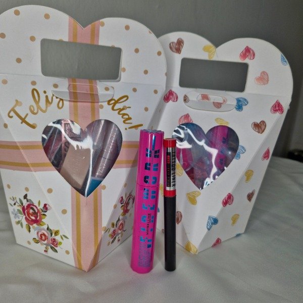 Producto - Glow Box Tattoo Liner y Máscara de Pestañas Firework de Maybelline