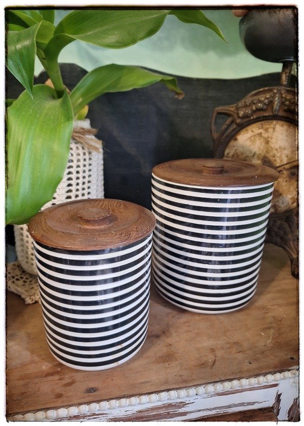 Producto - Tarro de Cerámica y tapa de madera Rayado