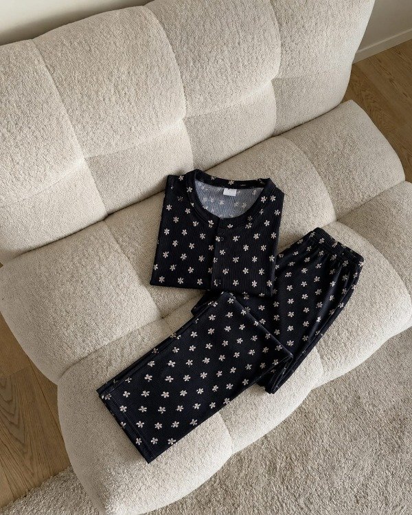Producto - Pijama de morley largo m/c - Negro con florcitas