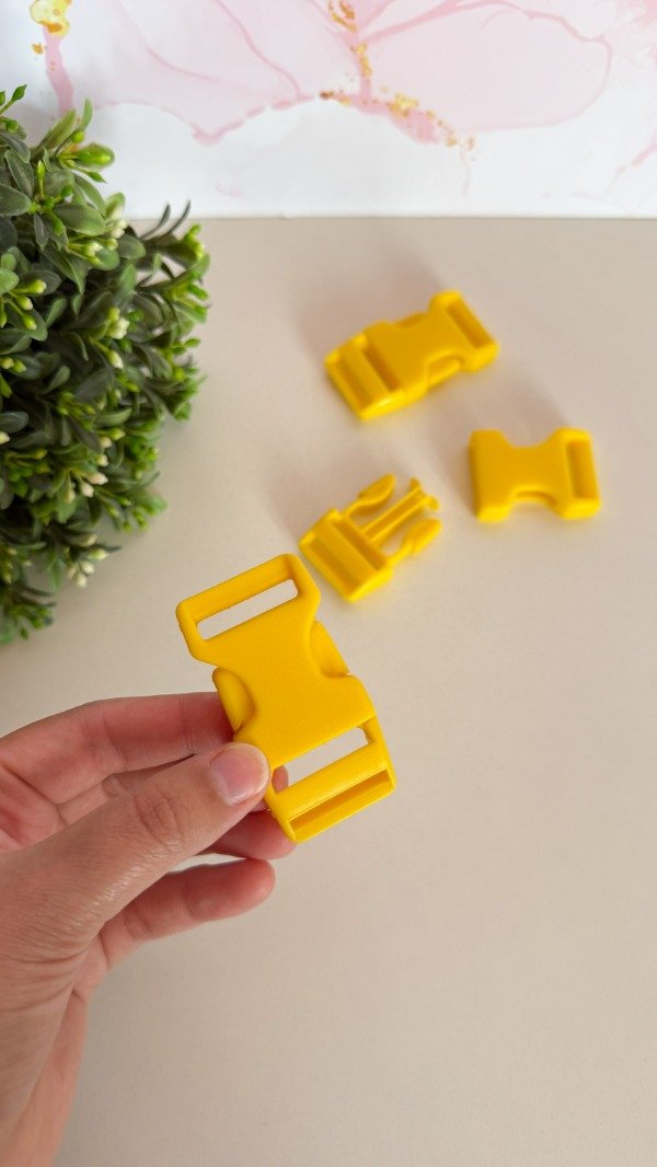 Producto - Broche amarillo P-25