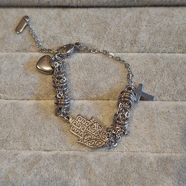 Producto - Pulsera MANO con dijes