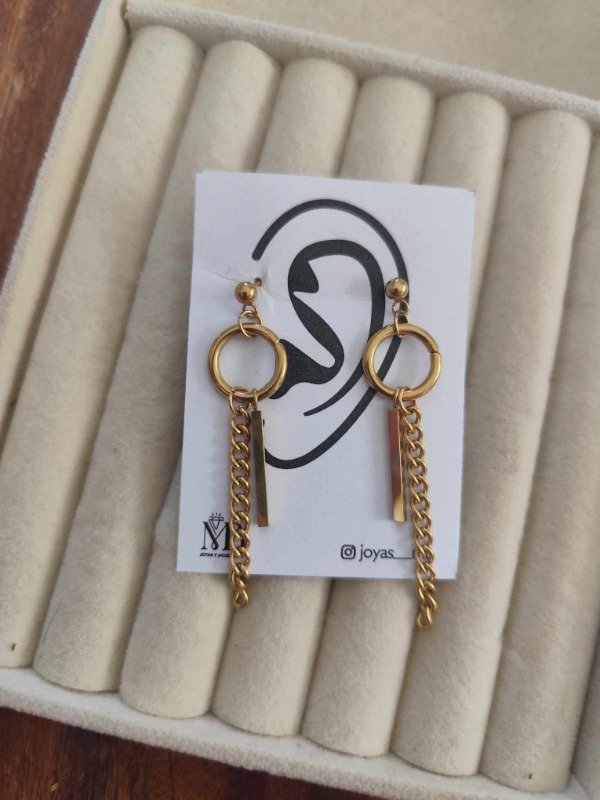 Producto - Aros colgantes círculo + cadena. Acero dorado.