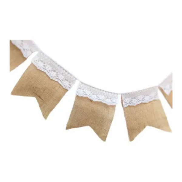 Producto - Banderin de arpillera rectangular con encaje blanco