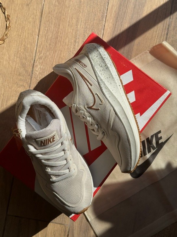 Producto - Nike Zoom Super Beige - 2