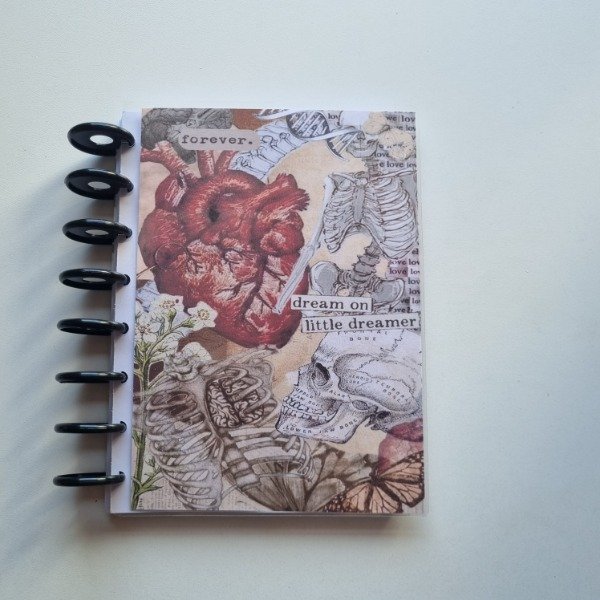 Producto - Cuaderno A5 - Collage #7 Corazón anatómico