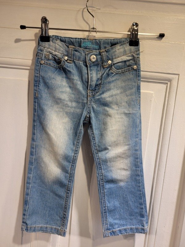 Producto - Jean LEE celeste claro - Talle 2 años- PRECIO: 8X
