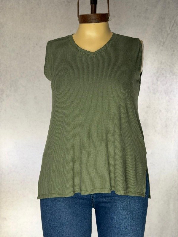 Producto - MUSCULOSA ASIA VERDE MOLREY MODAL BASICA