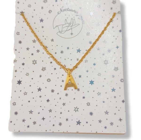 Producto - Collar letra en acero dorado
