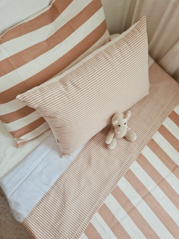 Producto - Cubre edredón Balta rayas Almendra