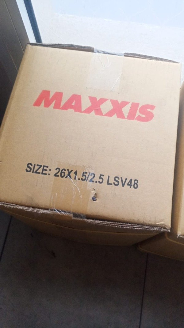 Producto - Camara Maxxis 26x1.50/2.50 Valvula Auto Larga de 48mm