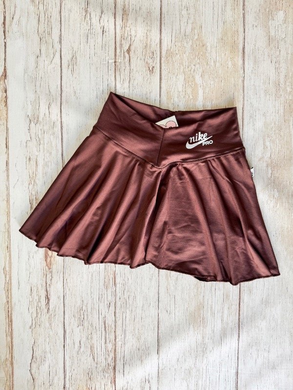 Producto - Short pollera Nike chocolate
