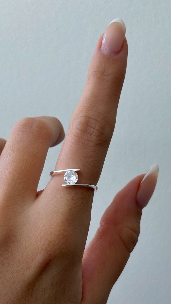 Producto - Anillo miss cubic laz 17,5mm P925
