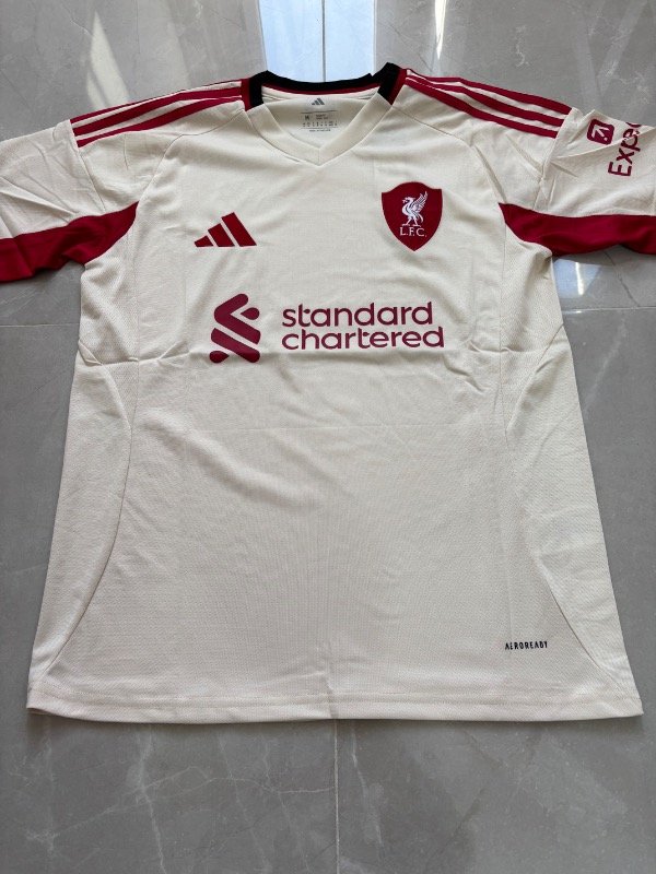 Producto - LWP visitante 25/26 Versión hincha