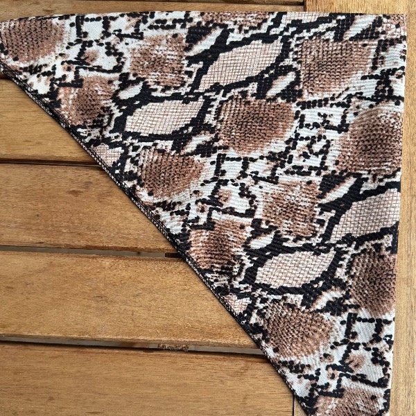 Producto - Pañuelo Snake marrón