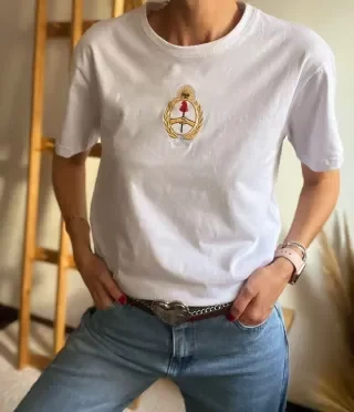 Producto - REMERA ESCUDO BORDADO