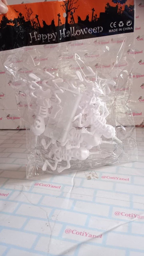 Producto - Guirnalda esqueletos luces x2 metros