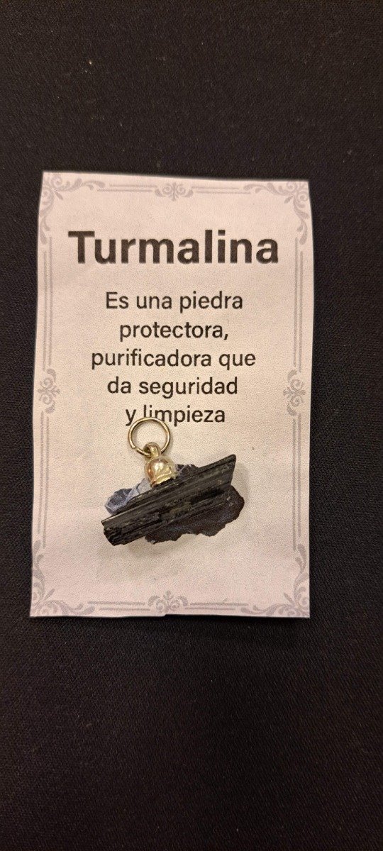 Producto - Dije de piedra rústica Turmalina